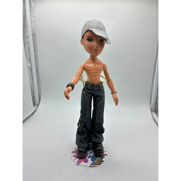 Vintage Bratz Boyz Dylan Fashion Doll With Clothes - Picture 1 of 4